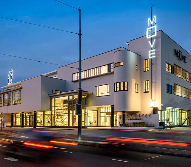 We move you to a better world • Pon