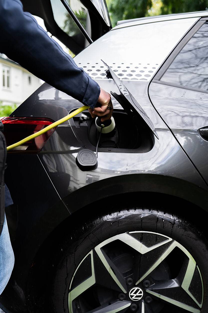 Toekomstbestendig elektrisch rijden met de Shuttel laadoplossing | Zorgeloos laden bij je exclusief laadpunt aan huis, onderweg en op werk | Solar charging en load balancing inclusief