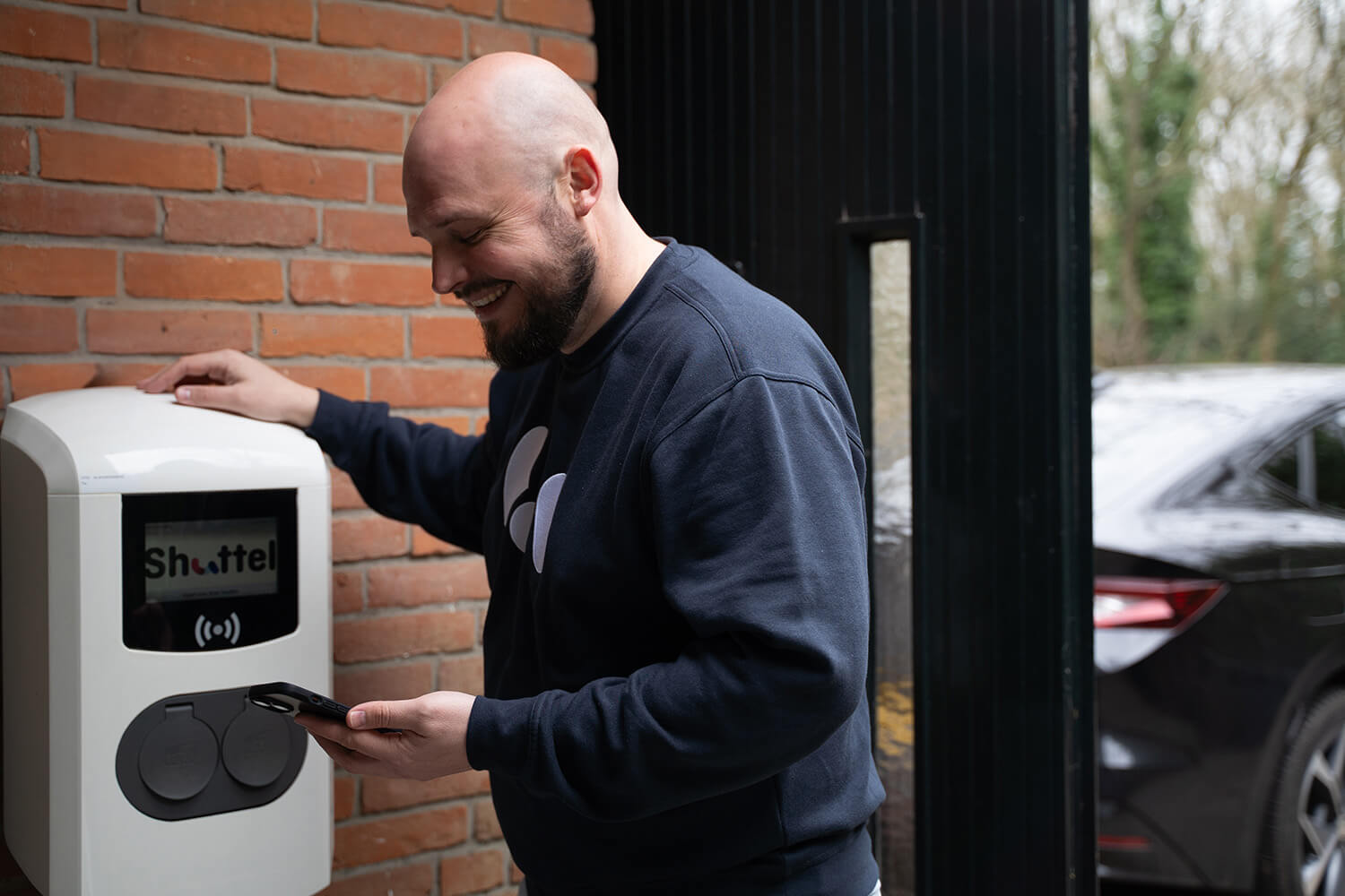Meterkast verzwaren voor je laadpaal: wel of niet doen? | Shuttel | Heb je een meterkast verzwaring nodig voor je laadpaal aan huis? We leggen het je uit