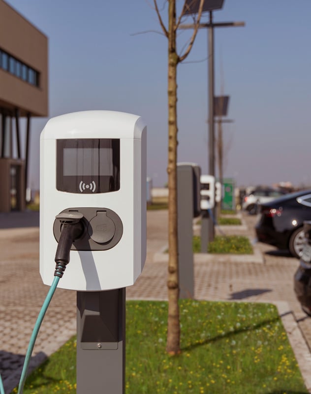 Slimme laadpalen van Shuttel | Zorgeloos laden met onze laadoplossing | Toekomstbestendig met solar charging en load balancing