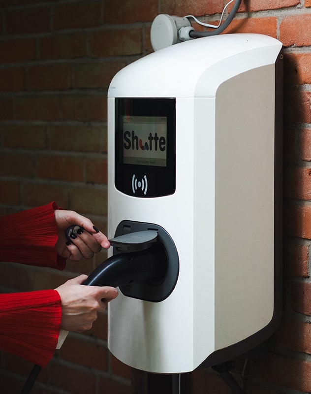 Slimme laadpalen van Shuttel | Zorgeloos laden met onze laadoplossing | Toekomstbestendig met solar charging en load balancing