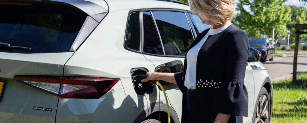 Stel een (thuis)laadpaal op maat in de laadpaalconfigurator samen | Shuttel | Dé toekomstbestendige laadoplossing met solar charging en load balancing